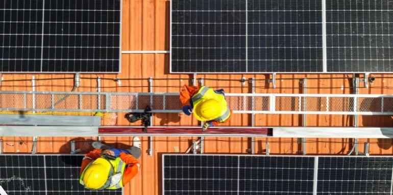 ¿Cómo funcionan los paneles solares y cuáles son sus ventajas?